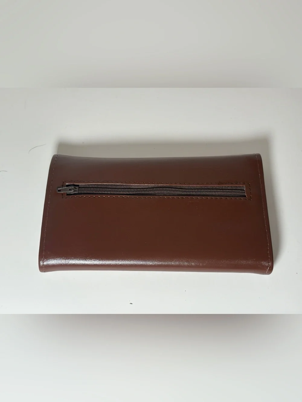 Brown SUNY Vintage-Style Wallet – Snap Closure & Zipper Pocket